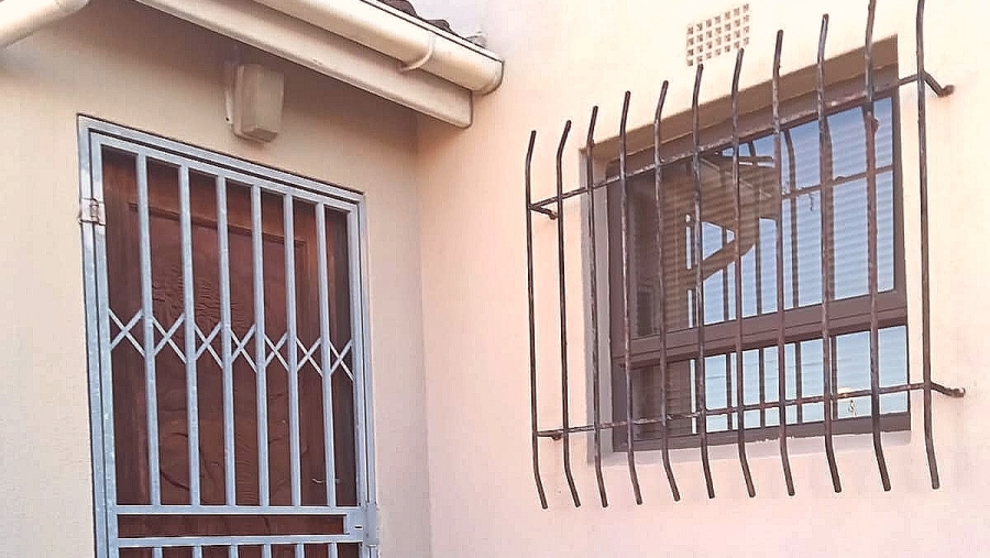3 Bedroom Property for Sale in Ilitha Park Western Cape